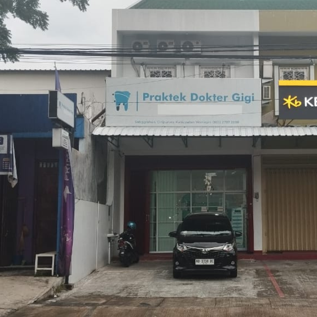 Tampak depan Praktik Dokter Gigi GDC Wonogiri di Jl. Sanggrahan, Giripurwo